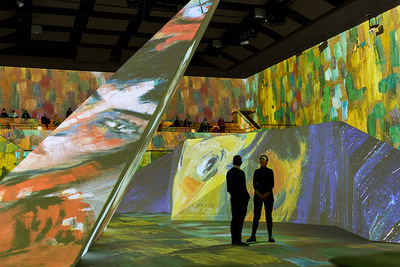 Lichthalle und Musée des Lumières MAAG
