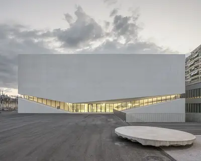 Musée du design et des arts appliqués contemporains
